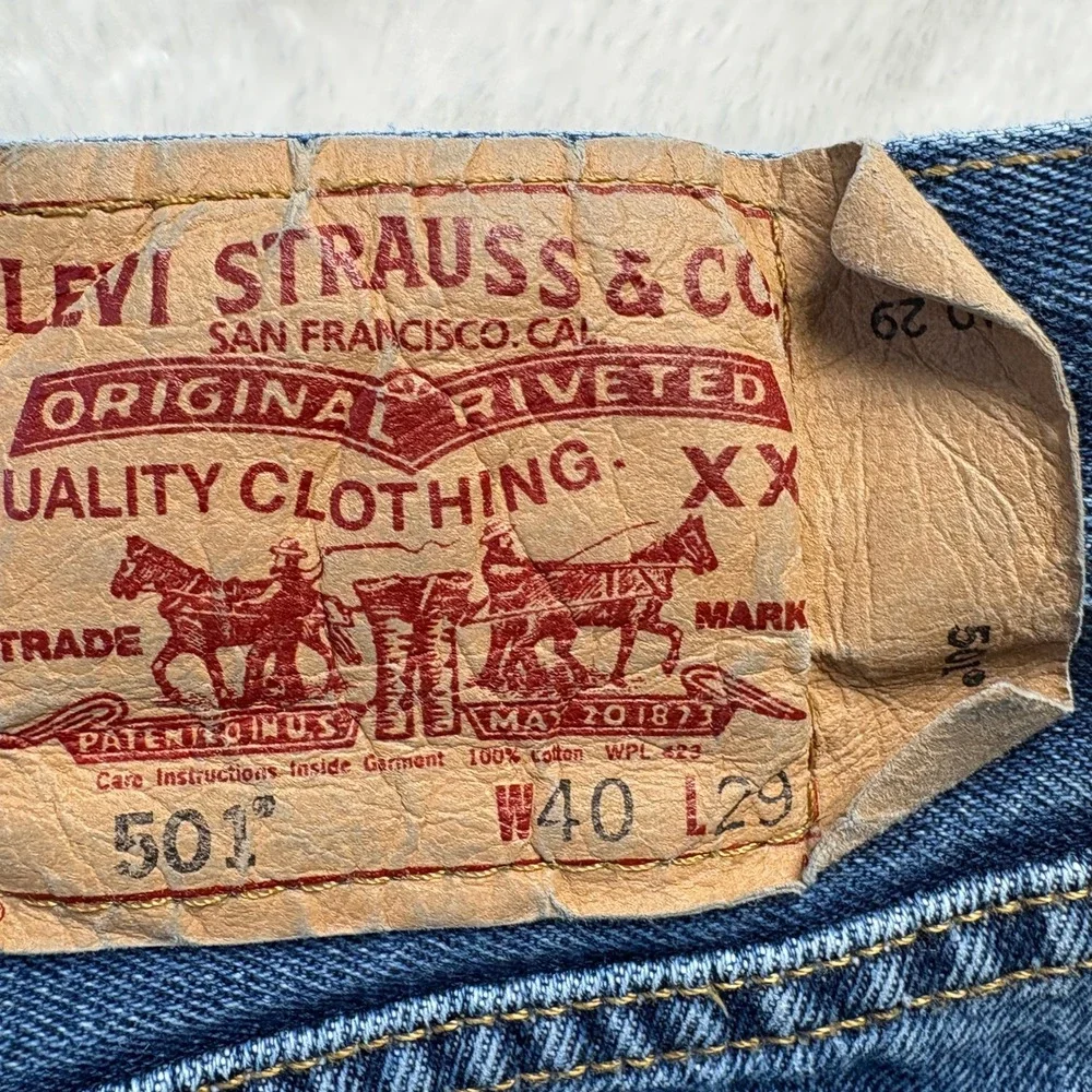 Vtg Levis 501 Jeans Mens W40 L29 Straight‎ Leg Button Fly 100% Cotton Denim Blue